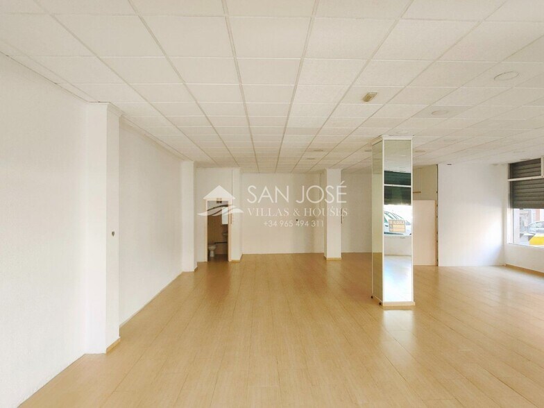 Retail in Alicante for lease - Building Photo - Image 2 of 7