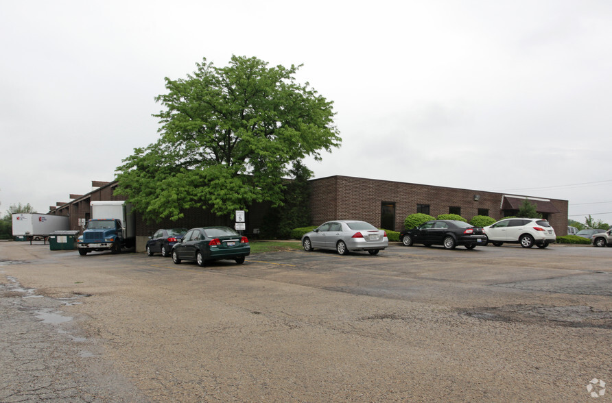2302-2320 Wisconsin St, Downers Grove, IL for lease - Primary Photo - Image 1 of 4