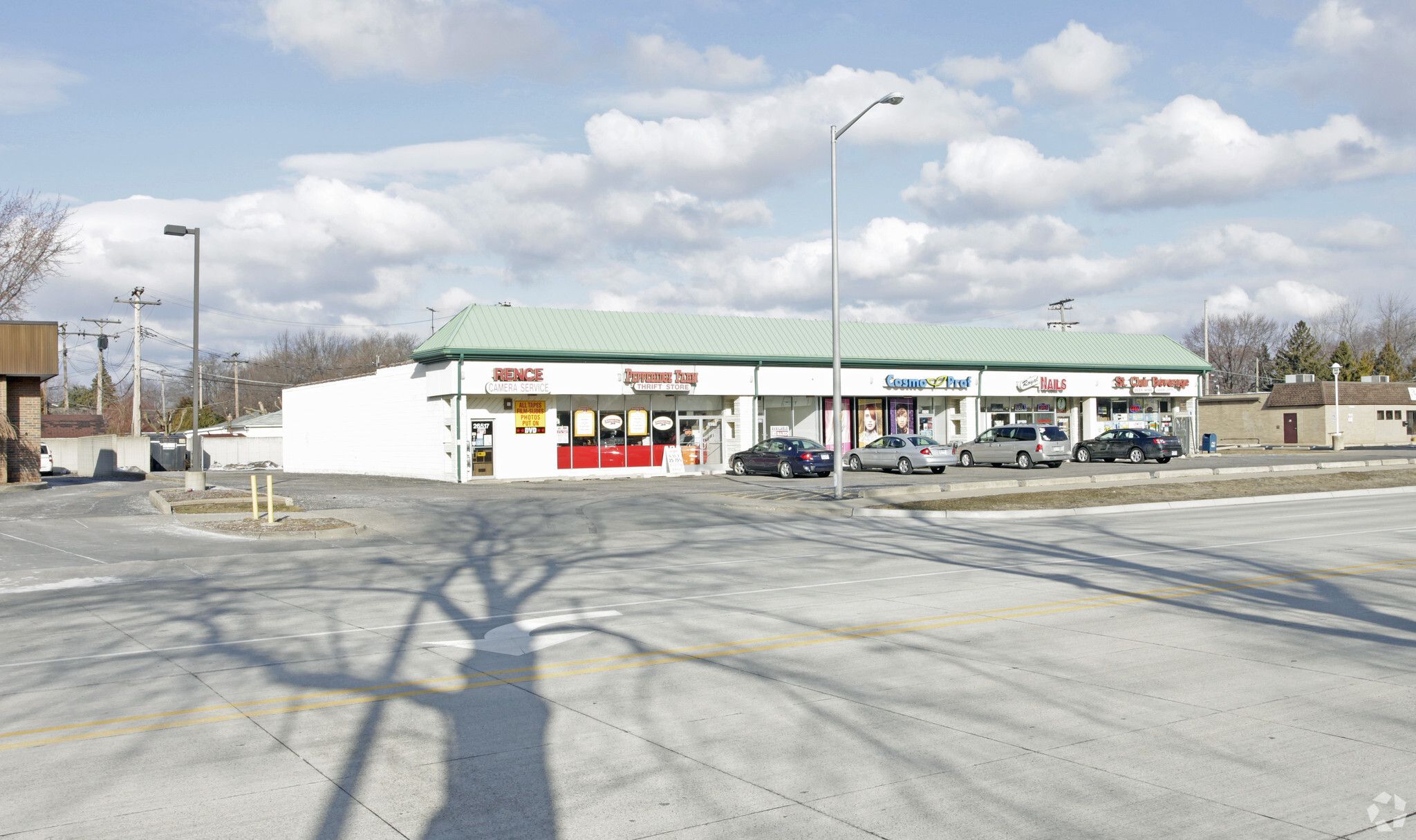 26517-26529 Little Mack Ave, Saint Clair Shores, MI for lease Building Photo- Image 1 of 3