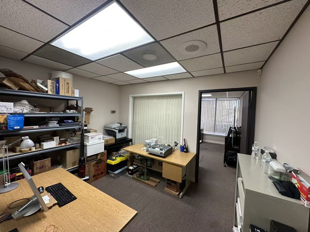 23232 Peralta Dr, Laguna Hills, CA 92653 - Unit 121 -  - Interior Photo - Image 1 of 3