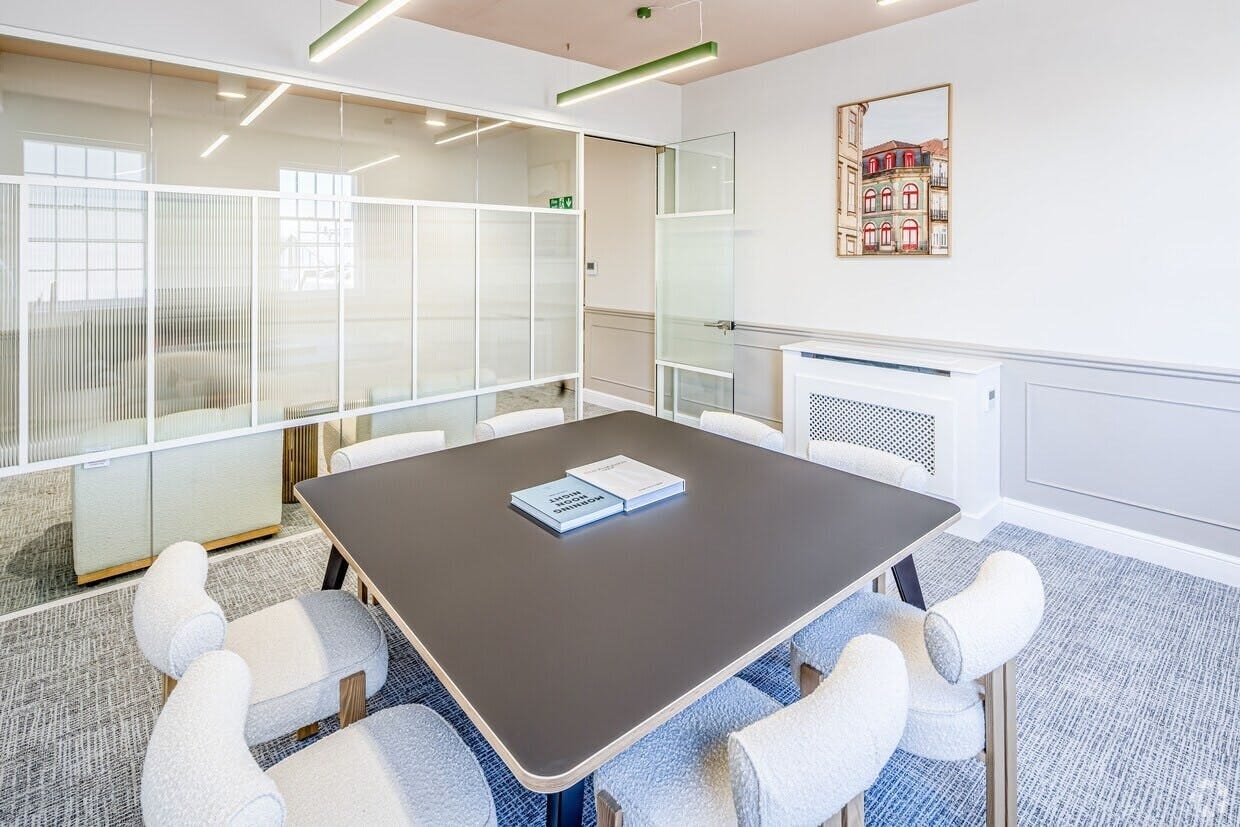 60-62 Clapham Rd, London for sale Interior Photo- Image 1 of 1