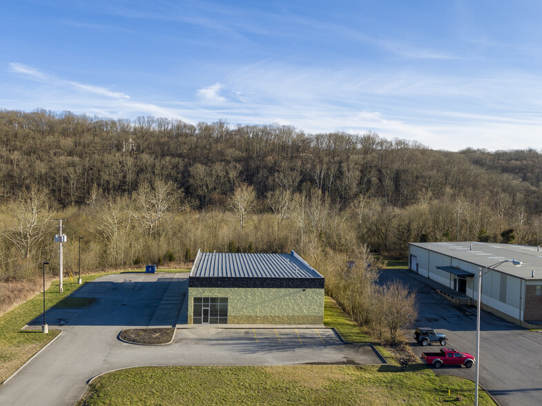 2717 E Stone Dr, Kingsport, TN for sale - Building Photo - Image 1 of 1