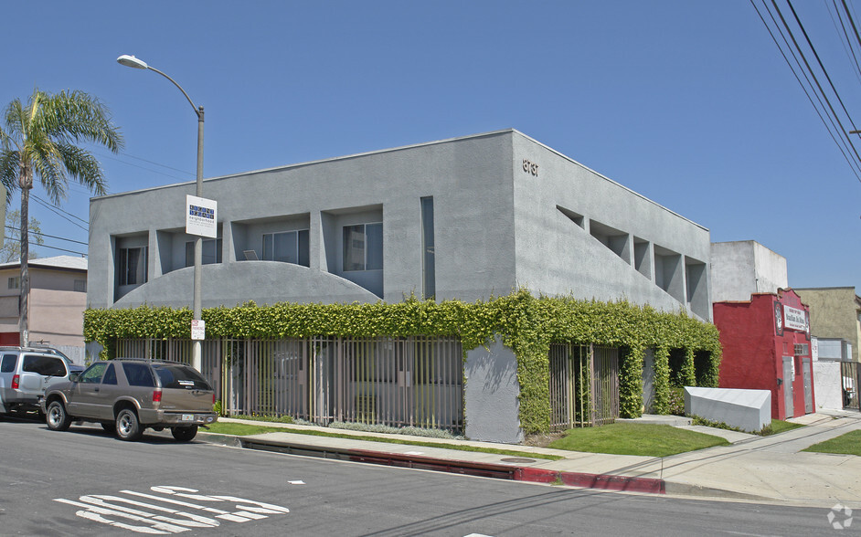 8737 Venice Blvd, Los Angeles, CA for lease - Primary Photo - Image 1 of 6