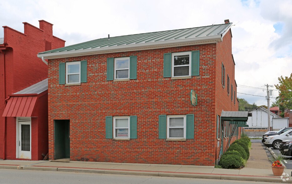 14 N 2nd St, Ripley, OH 45167