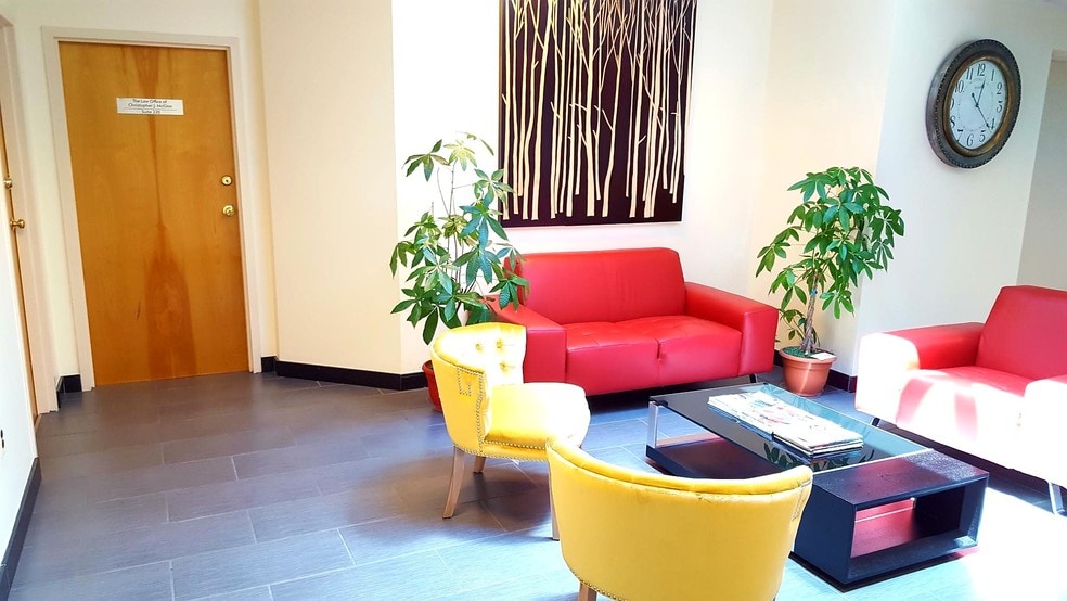 75 Raritan Ave, Highland Park, NJ for lease - Interior Photo - Image 2 of 11