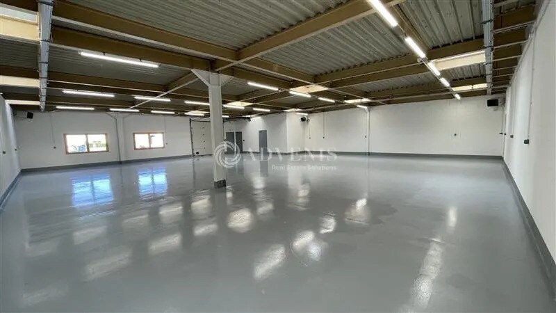 Flex in Croissy-Beaubourg for lease Interior Photo- Image 1 of 11