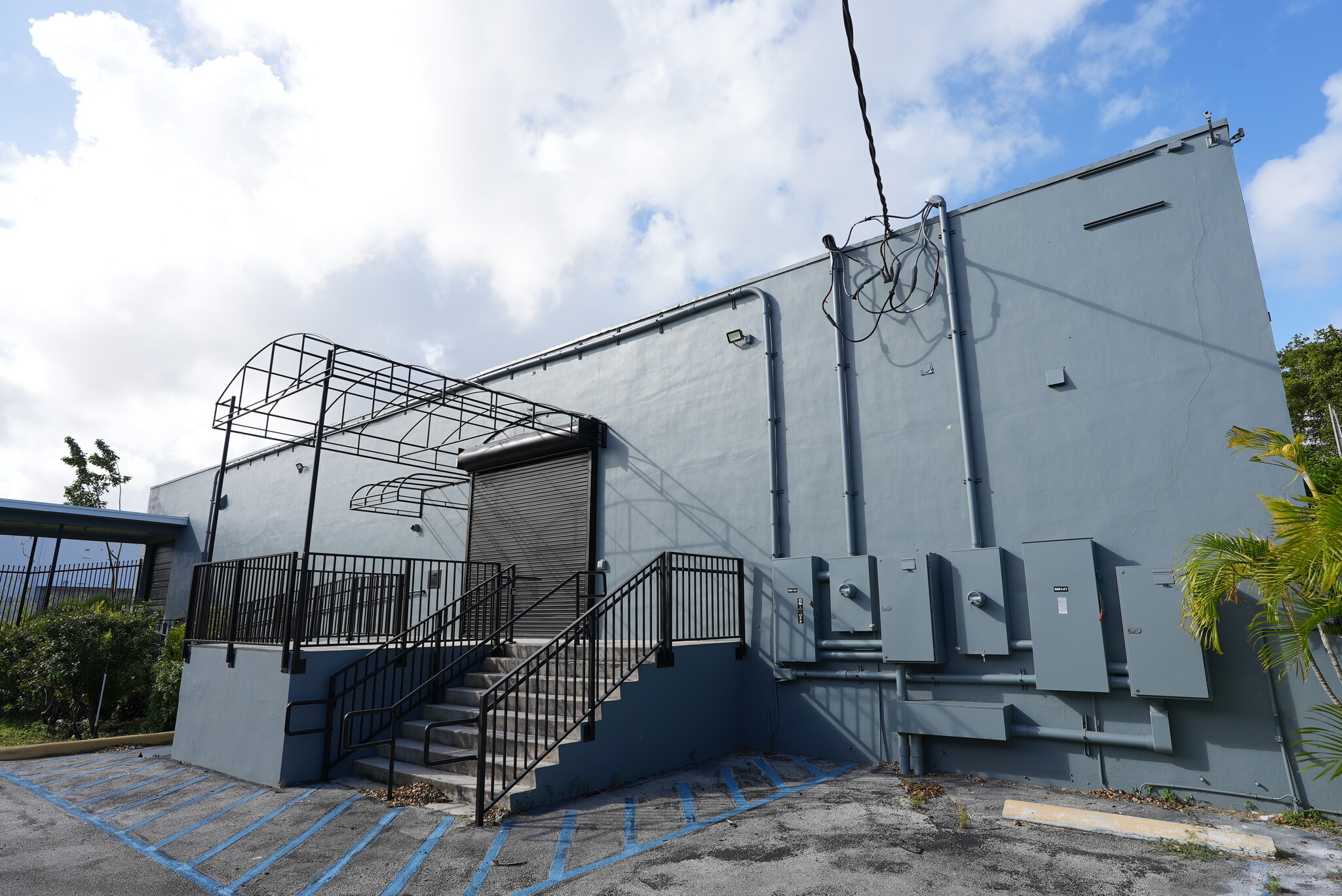 6550 NE 4th Ct, Miami, FL for lease Building Photo- Image 1 of 25