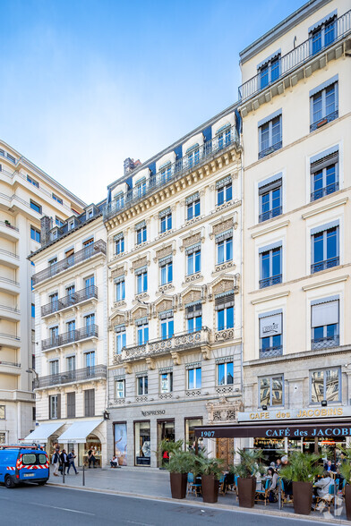 Office in Lyon for lease - Primary Photo - Image 1 of 2