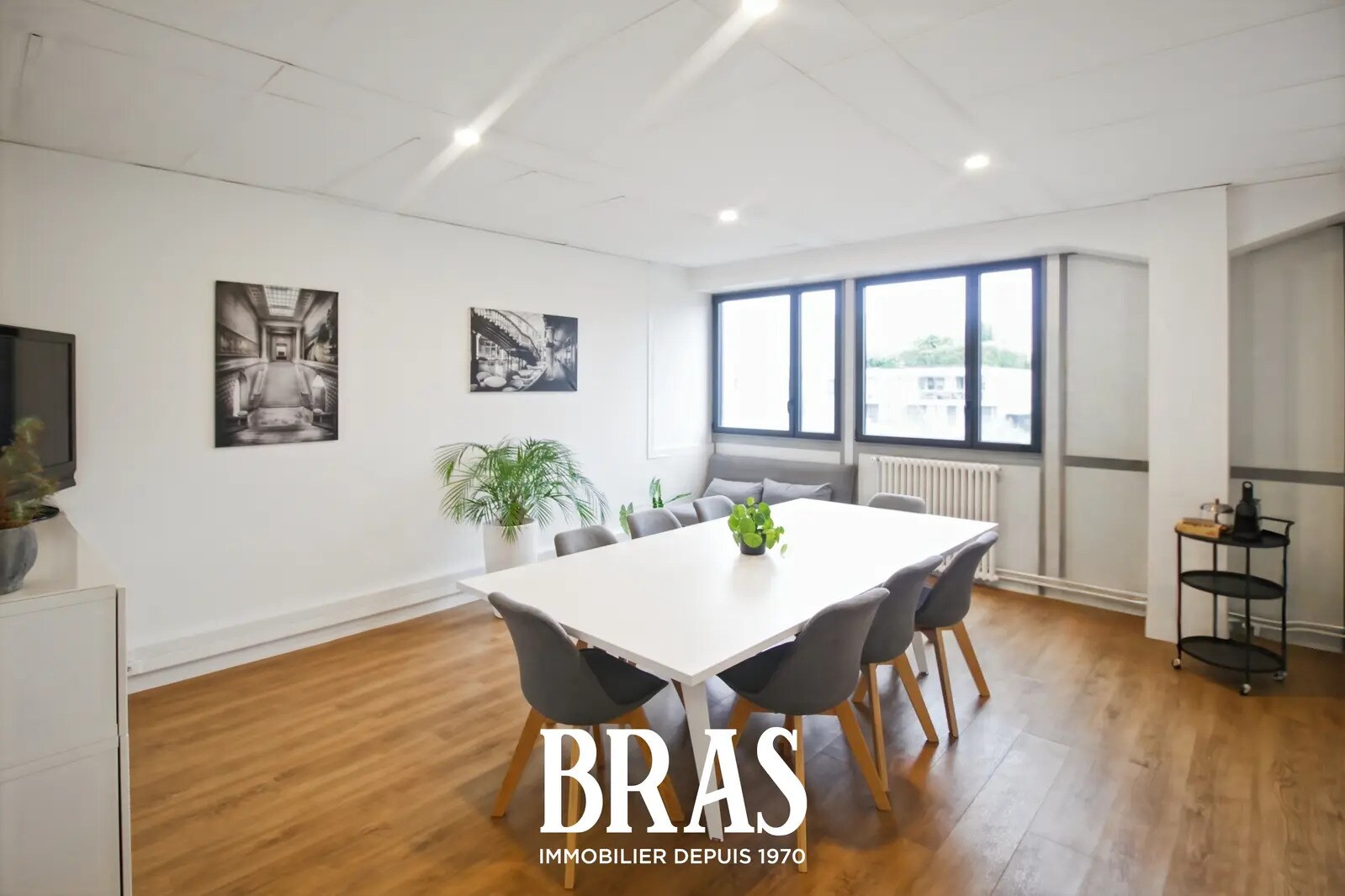 Office in Nantes for lease Interior Photo- Image 1 of 5