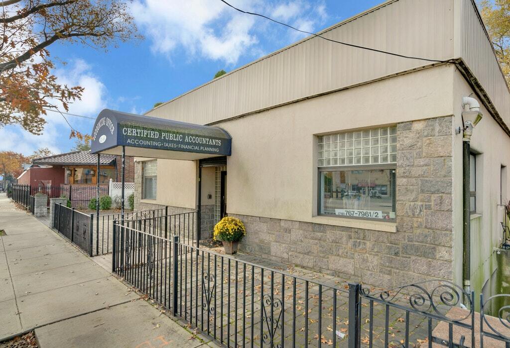 3244 Francis Lewis Blvd, Flushing, NY 11358