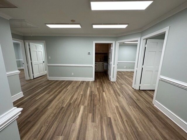 4920-4928 Windy Hill Dr, Raleigh, NC for lease - Interior Photo - Image 1 of 6