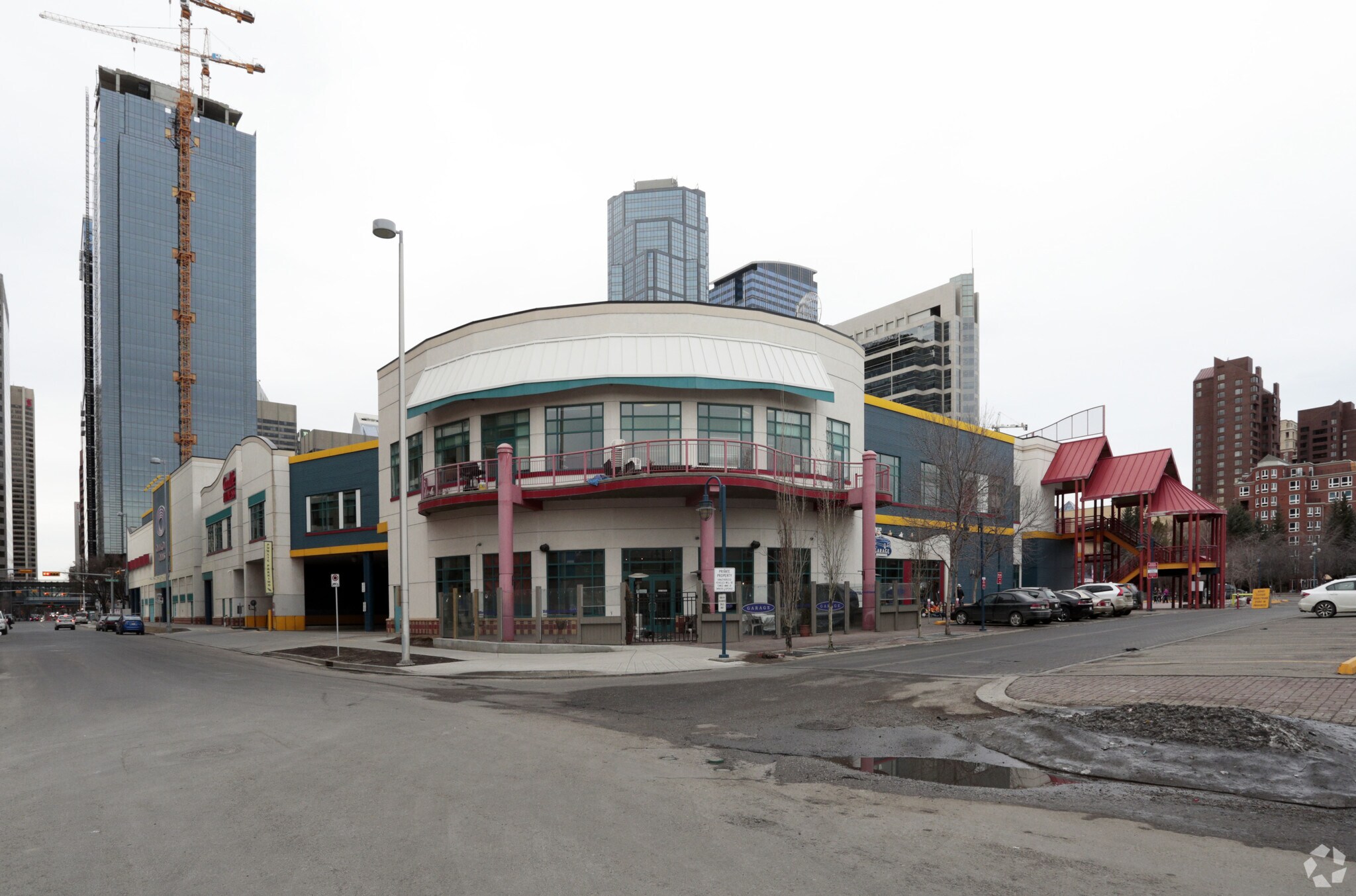 187-208 Barclay Parade SW, Calgary, AB for sale Primary Photo- Image 1 of 1