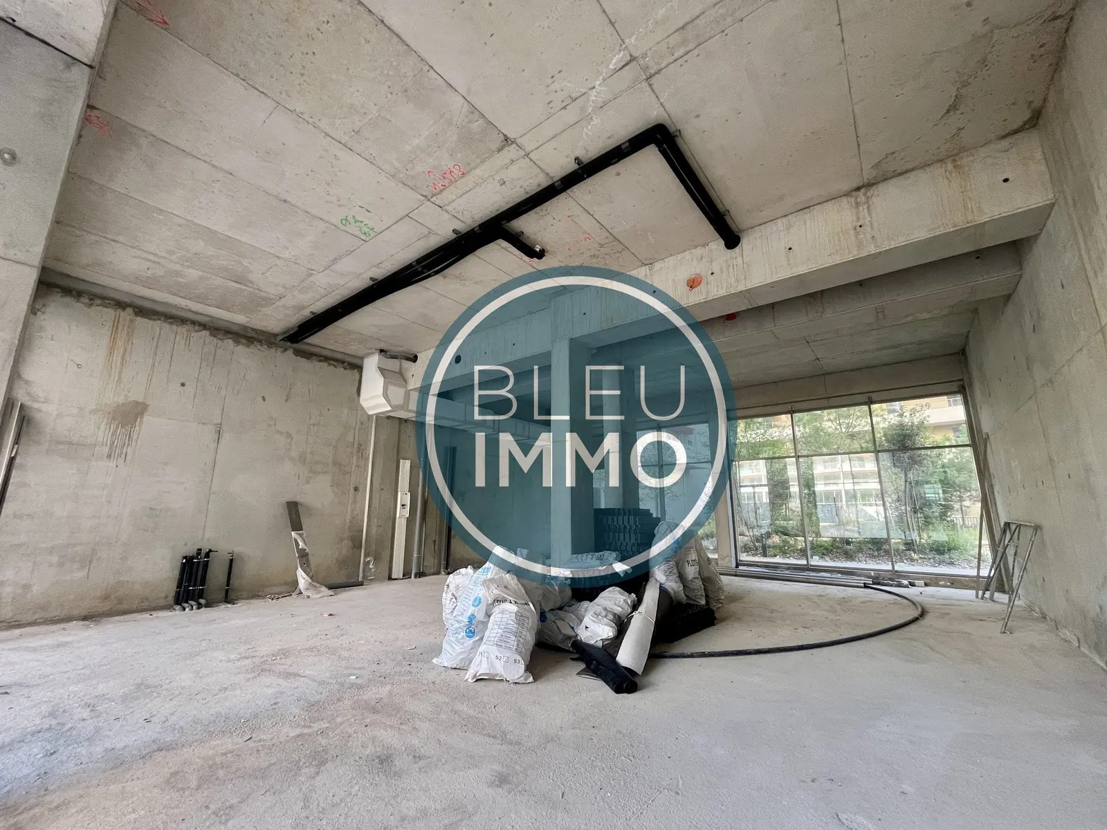 Rue Emmanuel Grout, Nice for lease Interior Photo- Image 1 of 2