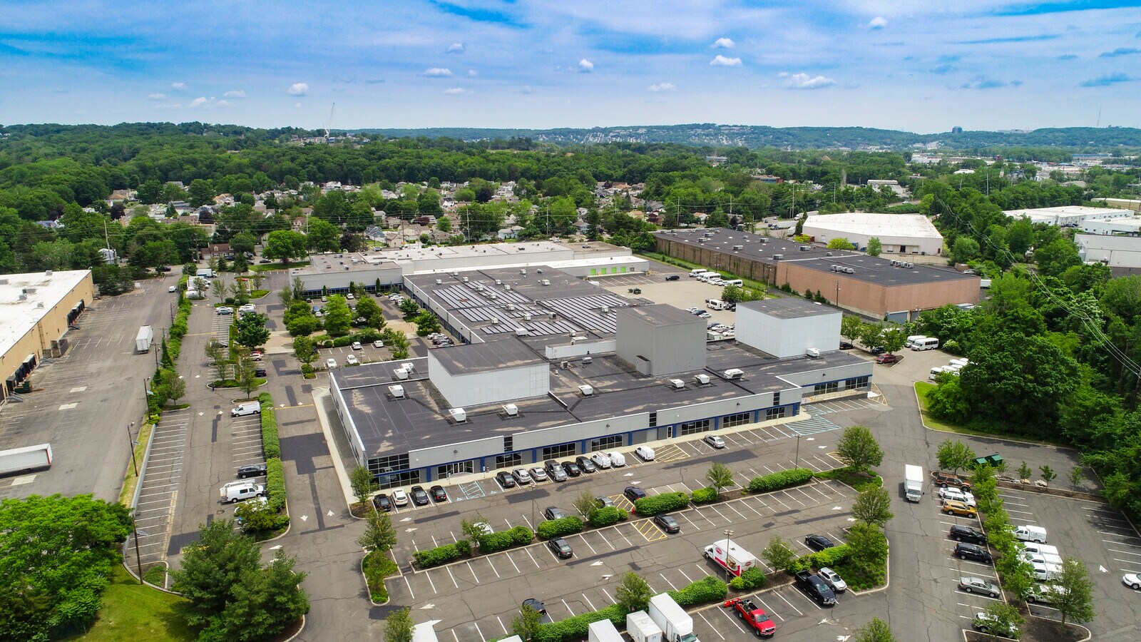 930 Riverview Dr, Totowa, NJ 07512 Paved Lot