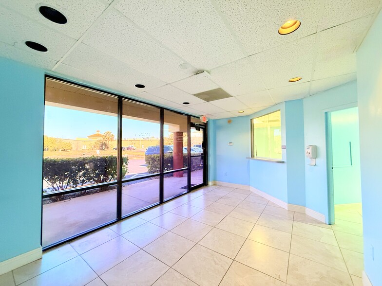 4545 Pleasant Hill Rd, Kissimmee, FL for lease - Interior Photo - Image 2 of 34
