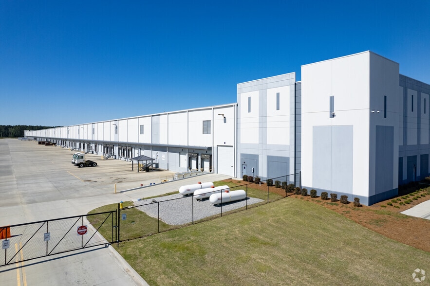 2008 Trade Center Blvd, Rincon, GA for lease - Building Photo - Image 2 of 4