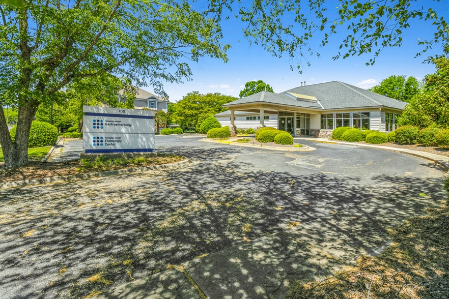 700 Sunset Ave, Asheboro, NC for lease - Building Photo - Image 3 of 15