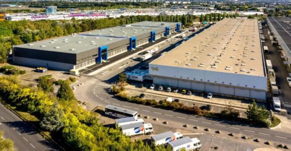 Industrial in Aulnay-sous-Bois for lease - Aerial - Image 3 of 5