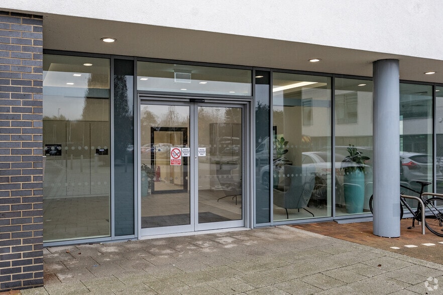 Unit 5220 Delta Way, Brockworth for lease - Building Photo - Image 2 of 3