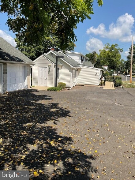 300 Spruce St, Doylestown, PA for sale - Building Photo - Image 2 of 28