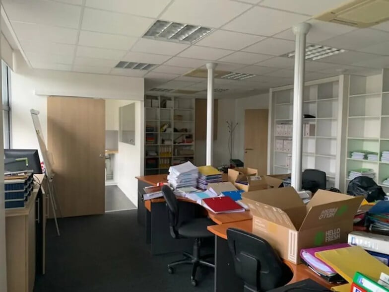 Office in Bayonne for lease - Building Photo - Image 3 of 4