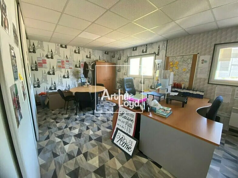 Office in Le Mée-sur-Seine for lease - Interior Photo - Image 2 of 13