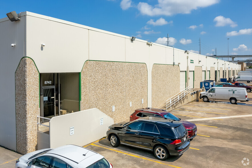 9220-9232 Research Blvd, Austin, TX for lease - Building Photo - Image 1 of 5