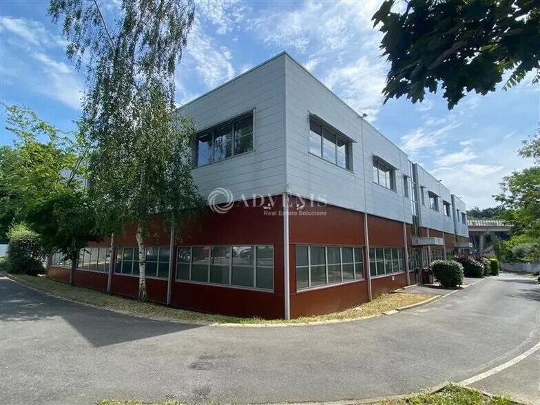 Office in Arcueil for lease - Building Photo - Image 2 of 7