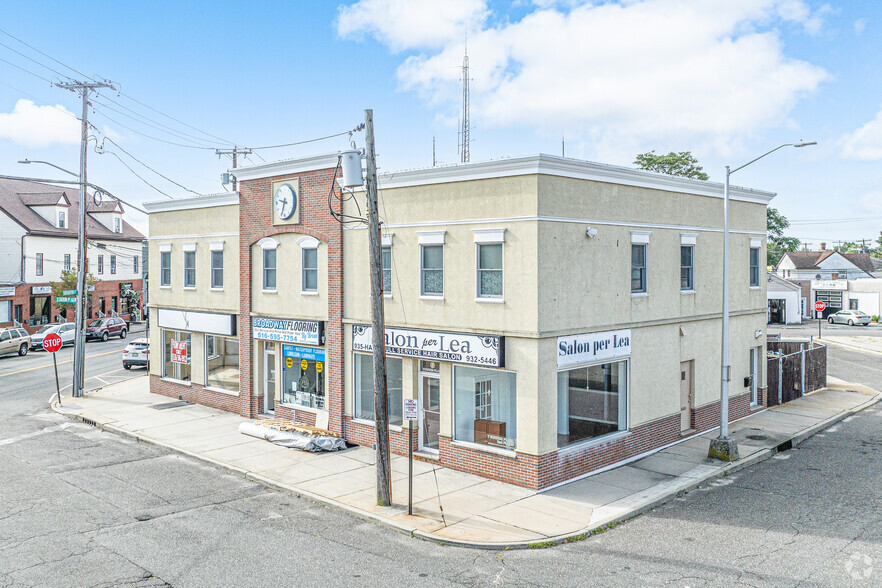 297 Broadway, Bethpage, NY for lease - Building Photo - Image 2 of 5