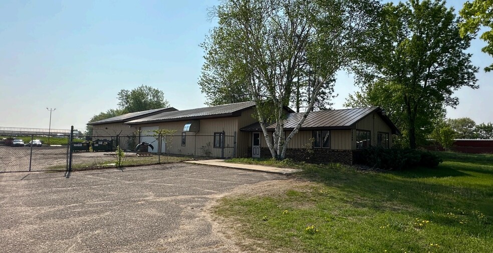 13733 Lake Dr NE, Columbus, MN for lease - Building Photo - Image 1 of 2