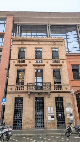 Office in Toulouse for lease - Building Photo - Image 3 of 16