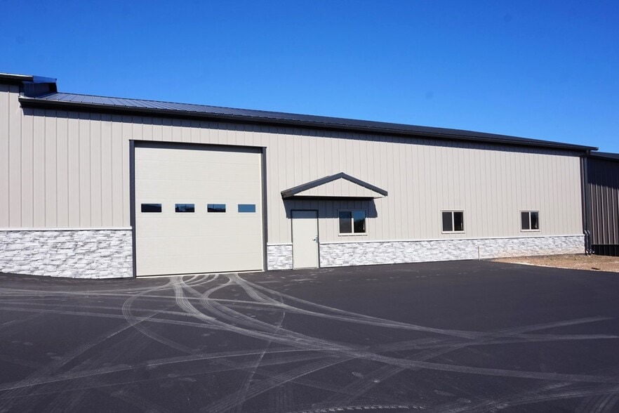 732 Maritime Dr, Port Washington, WI for lease - Building Photo - Image 1 of 1
