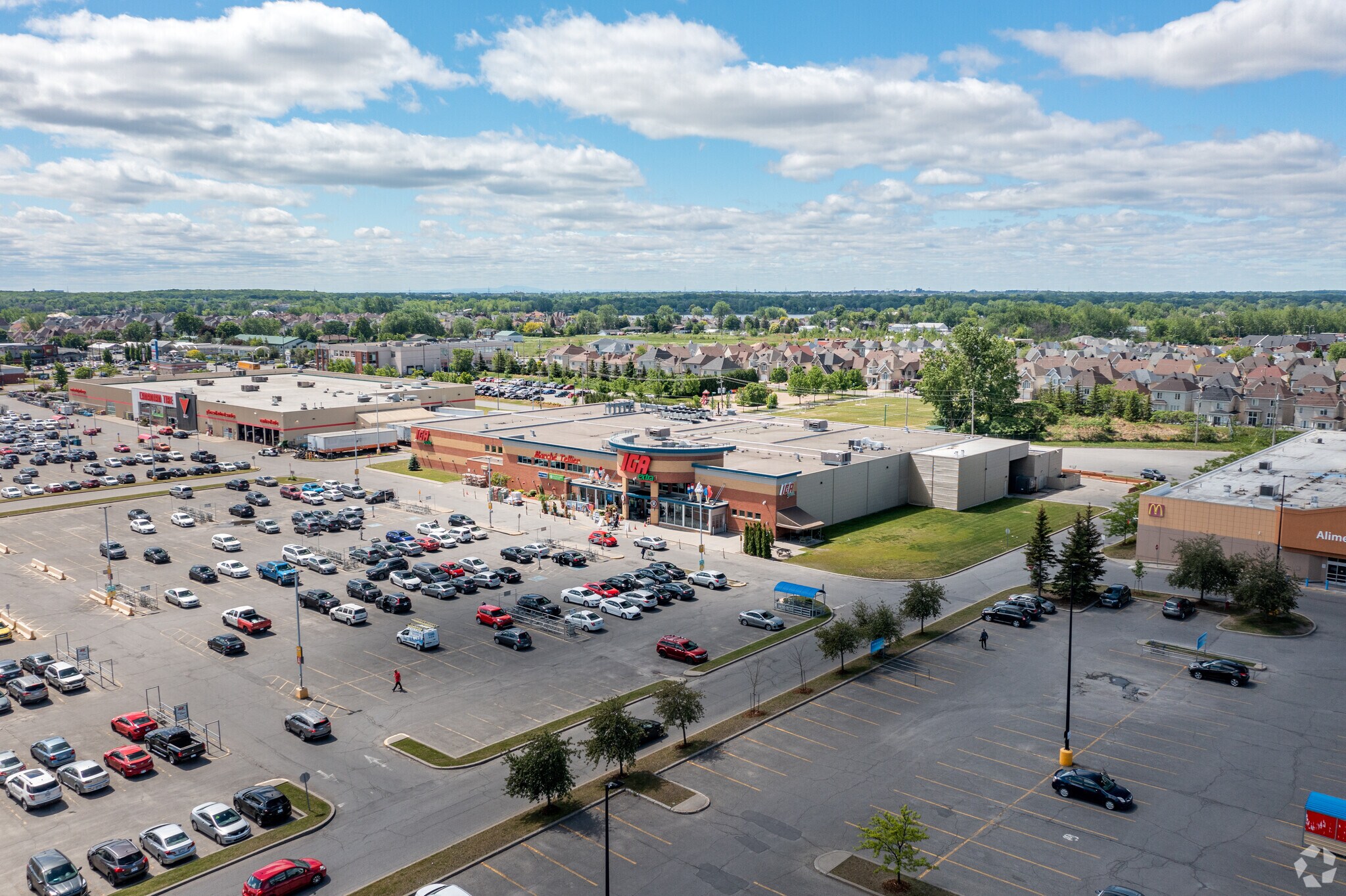 800 Chomedey Aut, Laval, QC H7X 3S9 Laval West SmartCentre