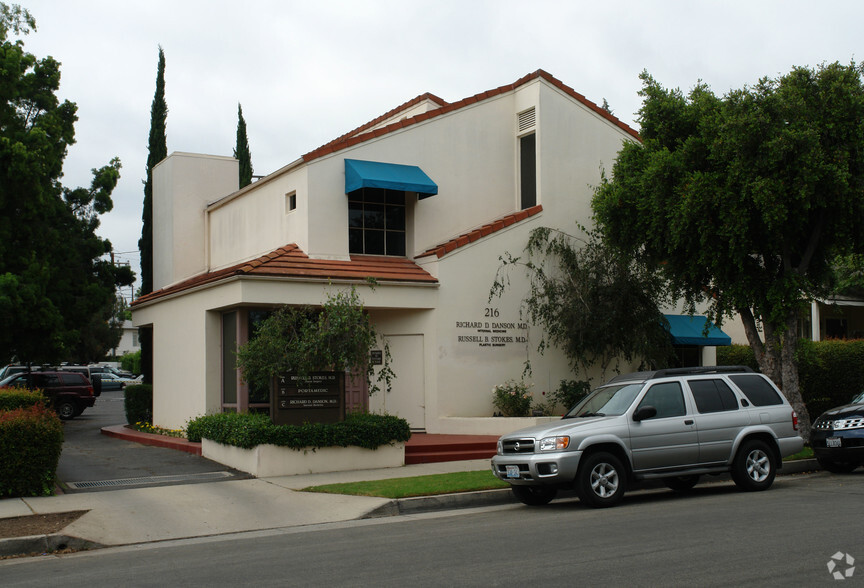 216 W Pueblo St, Santa Barbara, CA for sale - Primary Photo - Image 1 of 1