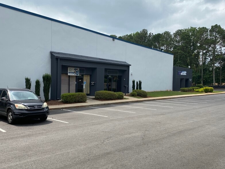3024-3052 Miller Rd, Lithonia, GA for lease - Building Photo - Image 2 of 7