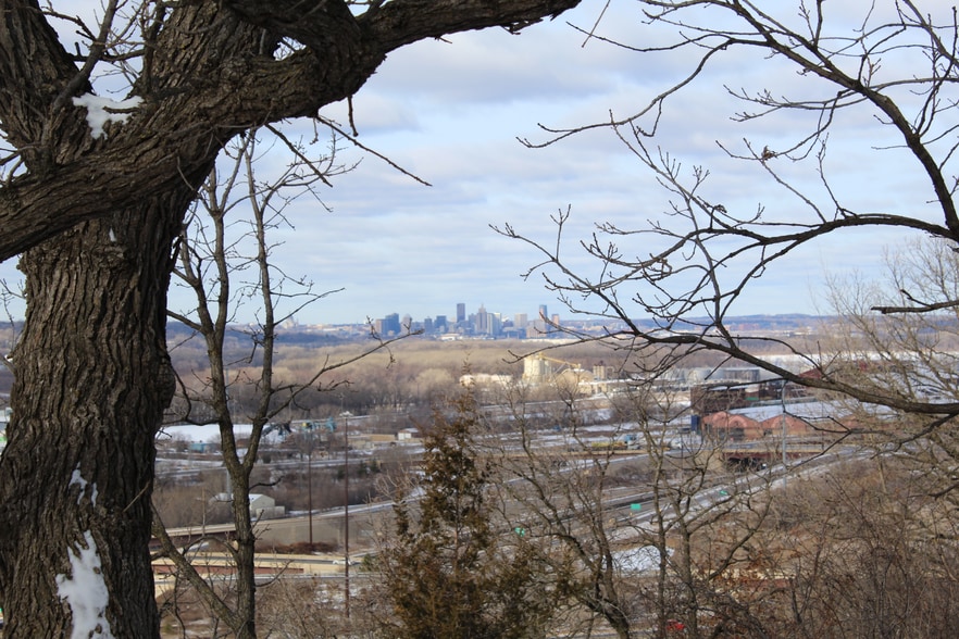 1002 Bailey Rd, Newport, MN for sale - Primary Photo - Image 3 of 3
