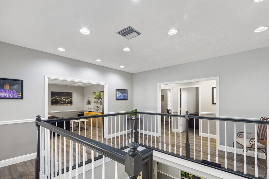 3050 S Dale Mabry Hwy, Tampa, FL for lease - Building Photo - Image 2 of 3