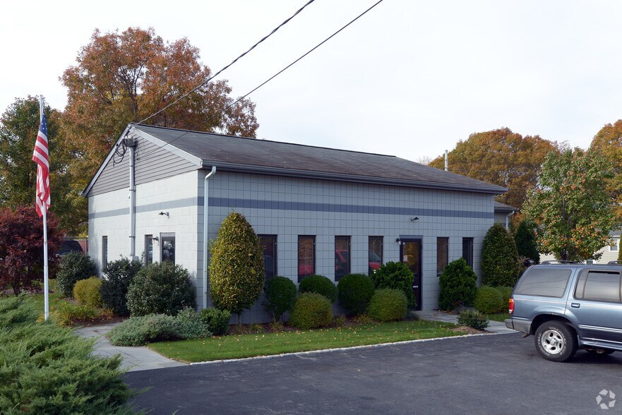 6 Echo Dr, Warwick, RI for sale - Primary Photo - Image 1 of 1