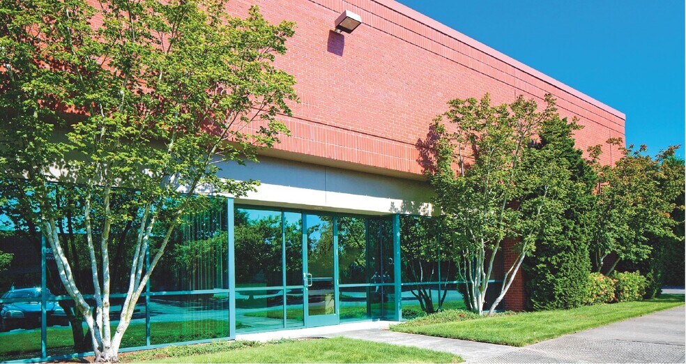 11729-11731 NE Glenn Widing Dr, Portland, OR for sale - Building Photo - Image 1 of 1