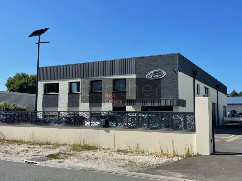 Office in Cestas for lease - Building Photo - Image 2 of 8