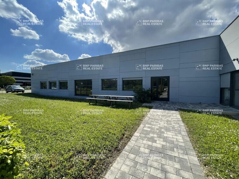 6 Rue Eugénie Brazier, Illkirch-Graffenstaden for lease - Building Photo - Image 3 of 29