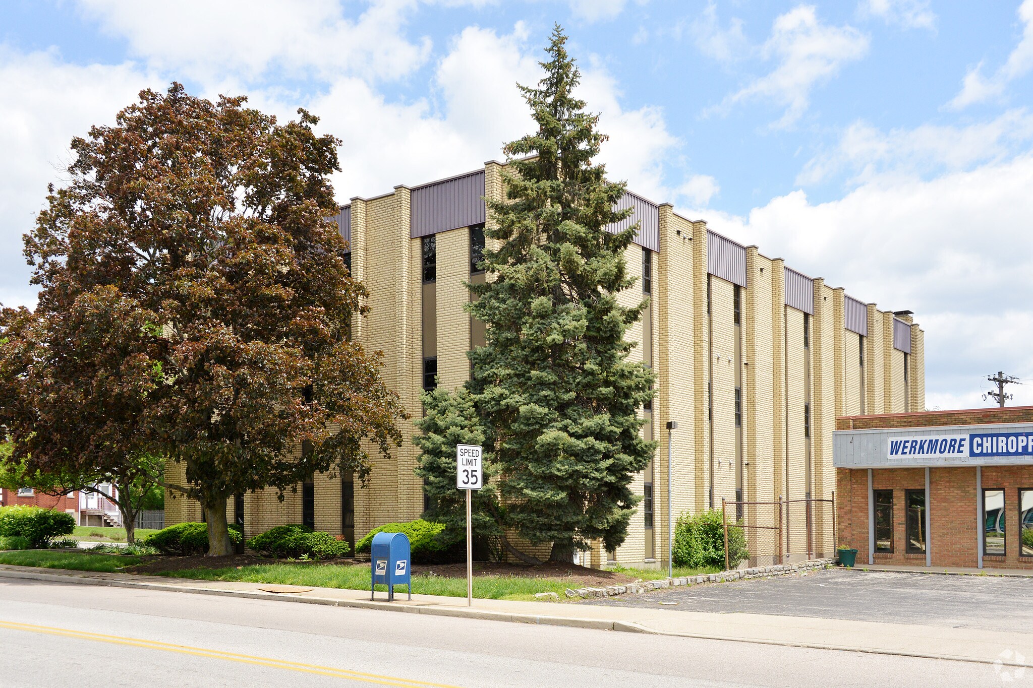 3012 Glenmore Ave, Cincinnati, OH 45238