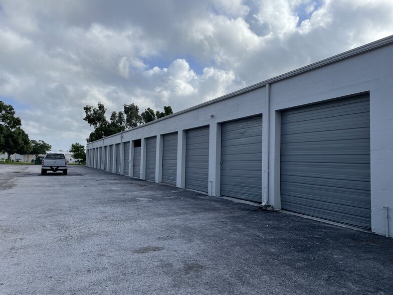 4317 62nd Ave N, Pinellas Park, FL for lease - Building Photo - Image 3 of 5