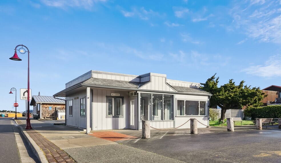 165 Alabama Ave SE, Bandon, OR for sale - Building Photo - Image 1 of 24