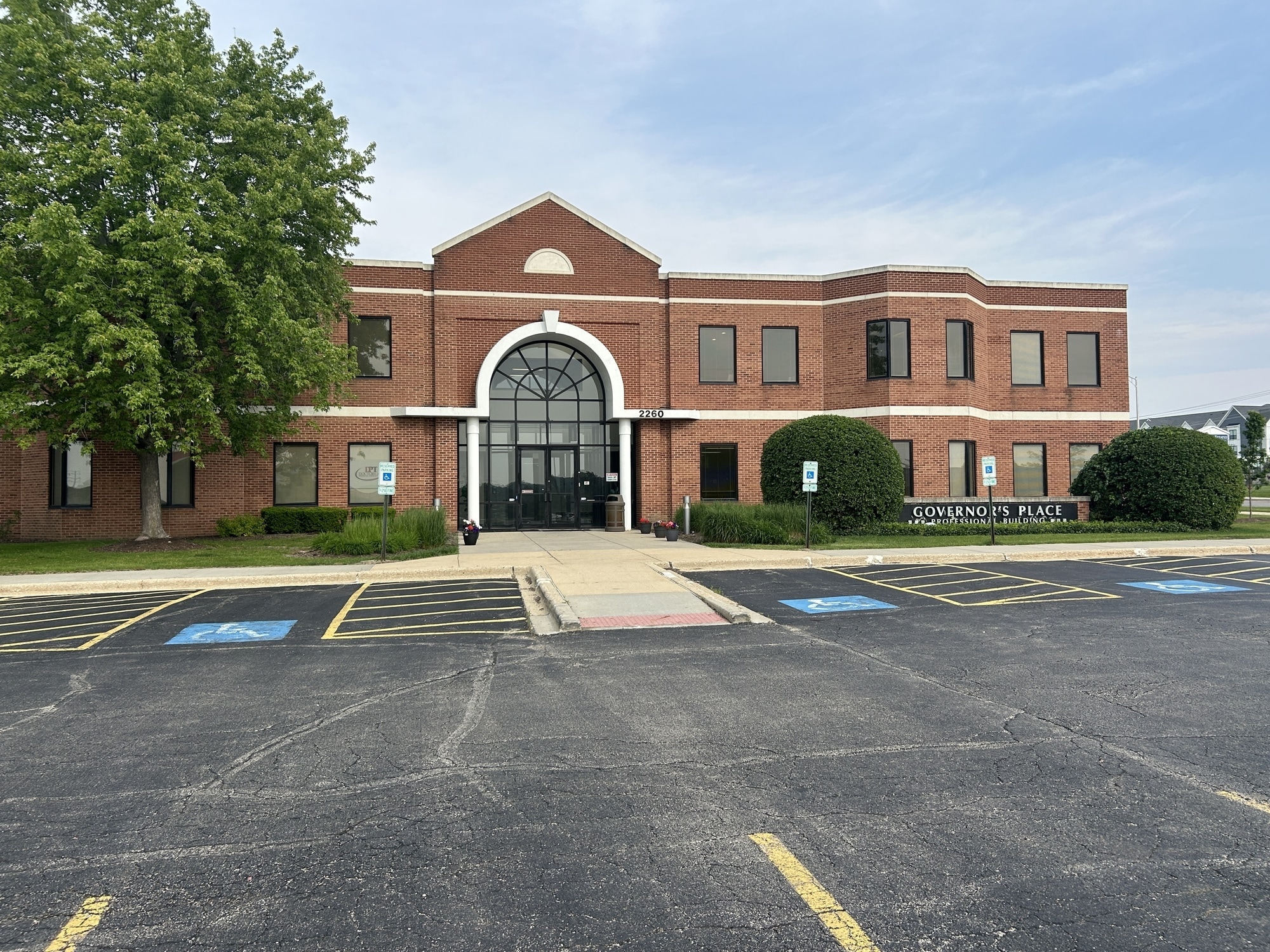 2260 W Higgins Rd, Hoffman Estates, IL for lease Building Photo- Image 1 of 8