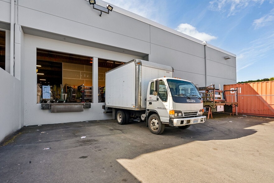 20205 144th Ave NE, Woodinville, WA for sale - Building Photo - Image 3 of 8