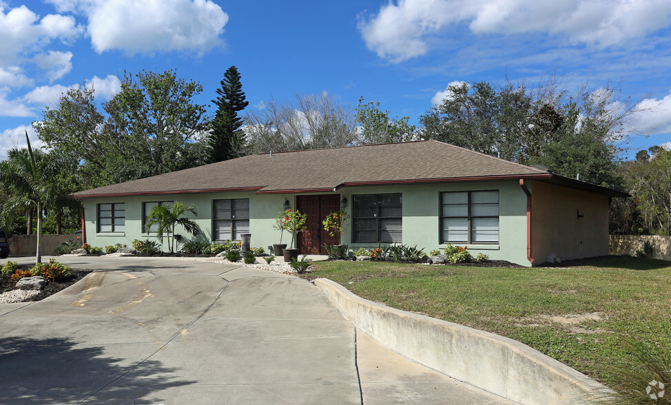 2905 W Indian River Blvd, Edgewater, FL for lease - Building Photo - Image 1 of 2