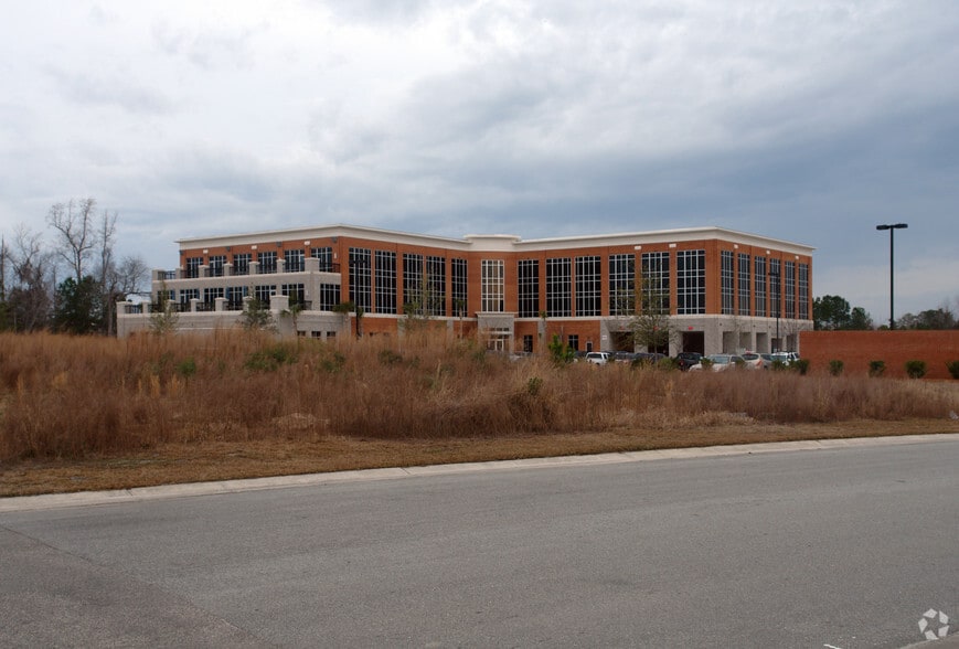 1001 Military Cutoff Rd, Wilmington, NC for lease - Building Photo - Image 3 of 17