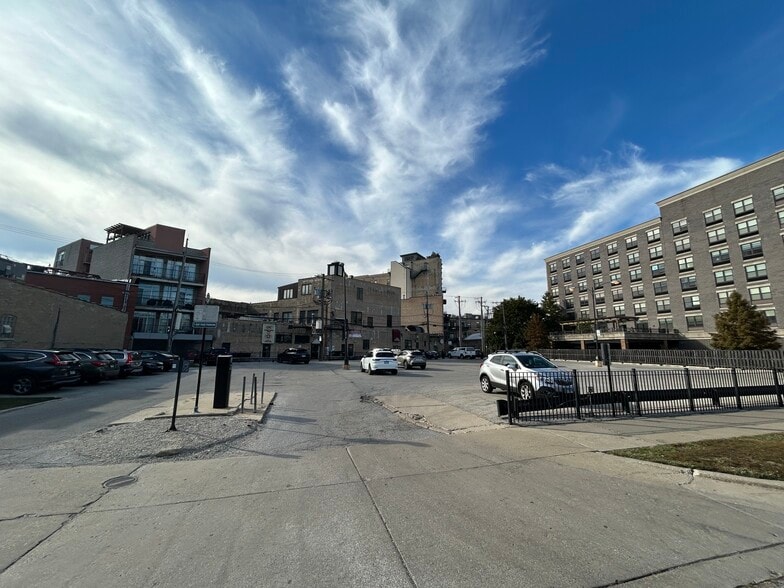 3145-3167 N Lincoln Ave, Chicago, IL for lease - Building Photo - Image 2 of 4