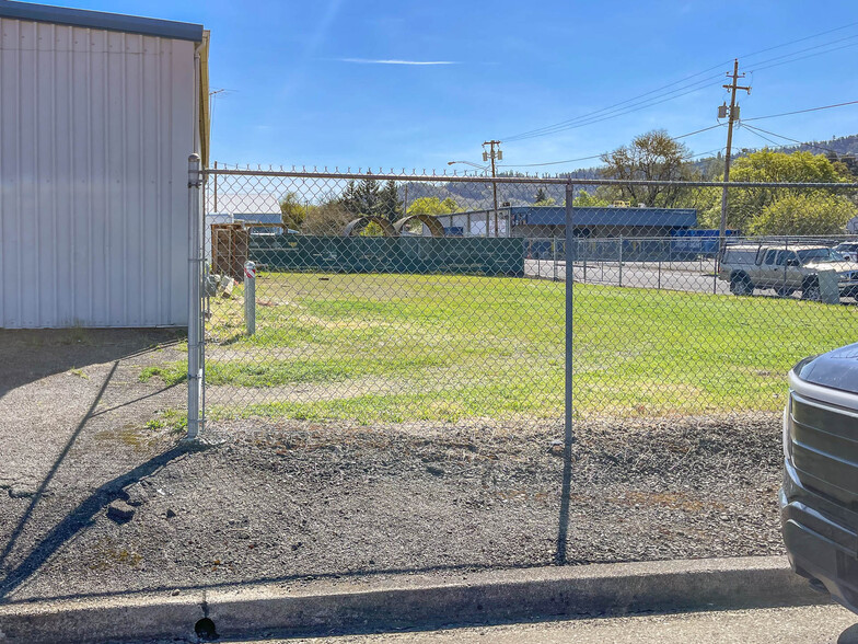 225 NE Bogard St, Roseburg, OR for sale - Building Photo - Image 3 of 20